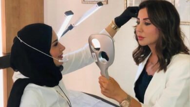 خبيرة التاتو اللبنانية هدى داغر تستقبل الإعلامية رابعة الزيات في مركزها