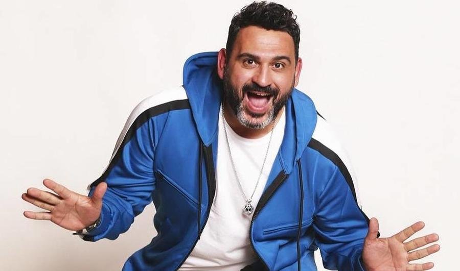 أكرم حسني لا تقارنوني بمحمد هنيدي