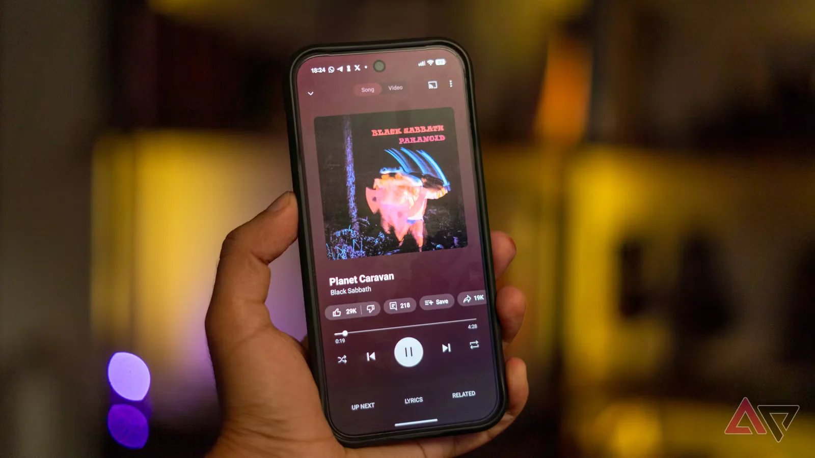 صورة مميزة: أصبحت إعادة تصميم ميزة التشغيل الآن التي طال انتظارها على YouTube Music على وشك الانتهاء