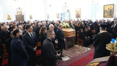 صورة توضيحية - السيدة فيروز ودعت نجلها الاصغر هلي في مأتم حاشد