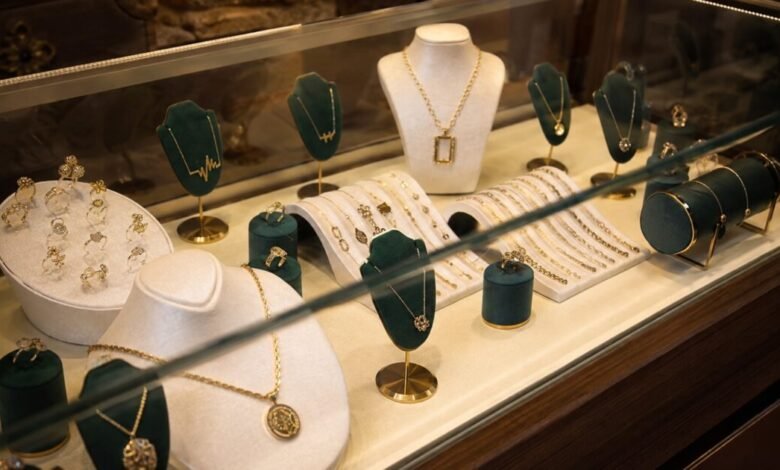 تقييمات مرتفعة لـ Valora Jewelry and Watches وفق منصات التقييم