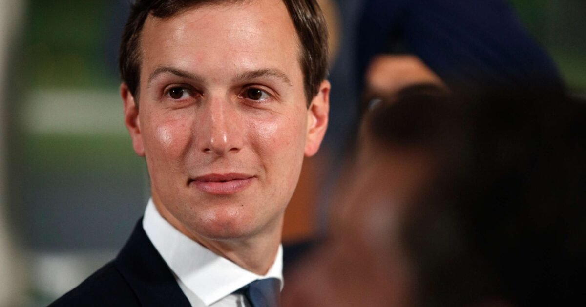 كوشنر يلتقي حكيم جيفريز لبحث الإسكان والهجرة وتكاليف المعيشة - صورة مميزة صورة مميزة: كوشنر يلتقي حكيم جيفريز لبحث الإسكان والهجرة وتكاليف المعيشة
