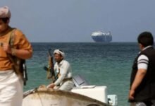 تقدم الحوثيين على الساحل وغموض بشأن قدرة إغلاق باب المندب