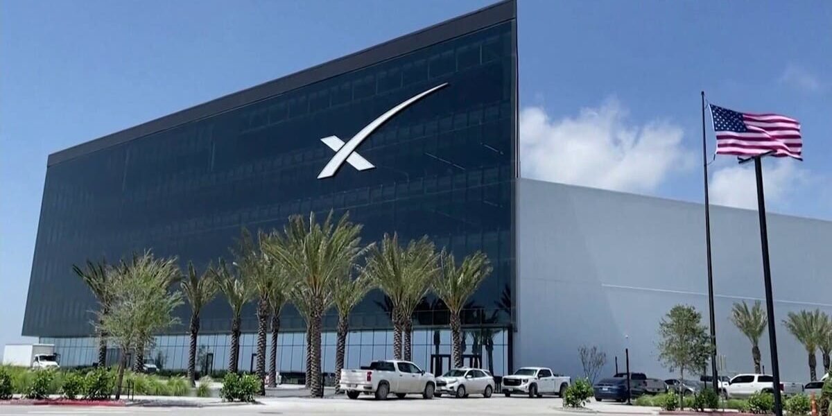 سبيس إكس تعزز حضورها في قطاع الدفاع عبر عقود بمليارات الدولارات مع البنتاغون