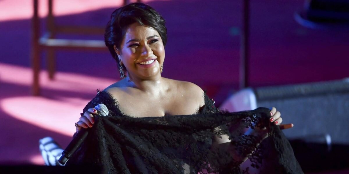 شيرين عبد الوهاب تتحدث عن لقب صوت مصر وهذا ما قالته عن الفنانات وزواج ابنتيها