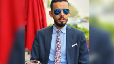 آدم حموري بين قطاع الخدمات والمال