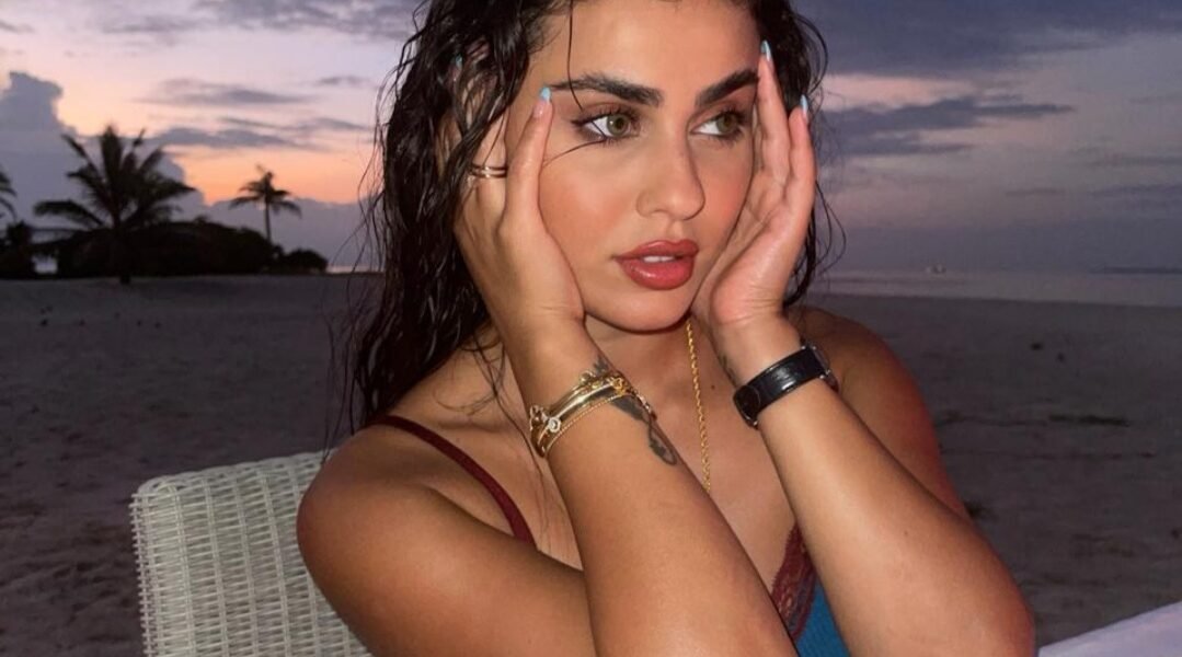 البلوجر YOUMI تحتفل بعيد ميلادها في جزر المالديف - صورة مميزة صورة مميزة: البلوجر YOUMI تحتفل بعيد ميلادها في جزر المالديف