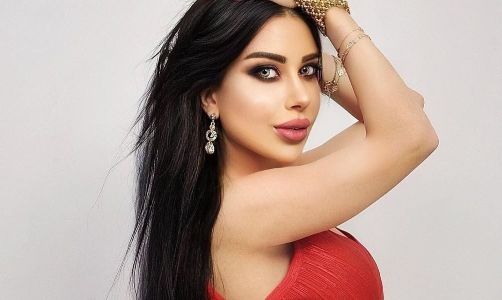 الراقصة جانين تتألق في أحدث ظهور