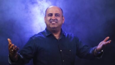 المنشد محمد رمال يُطلق عمله الجديد يا شعوب الأرض اسمعونا