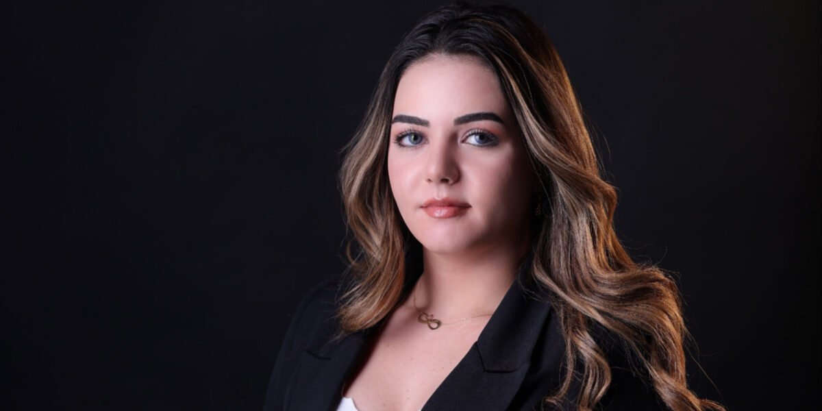صوفي عيسى تعاون العلامات التجارية مع المؤثرين يسمح بالوصول إلى جمهور متنوع - صورة مميزة صورة مميزة: صوفي عيسى تعاون العلامات التجارية مع المؤثرين يسمح بالوصول إلى جمهور متنوع