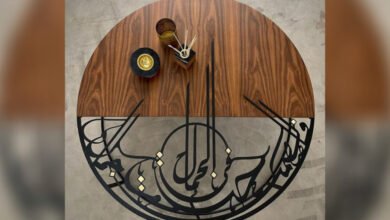 طاولة الخط العربي إبداع جديد يحمل بصمة شركة Dania D Design