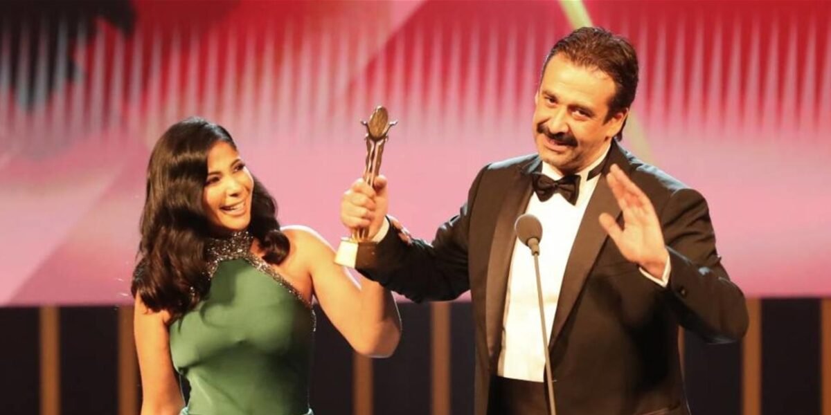 كريم عبد العزيز يكشف عن تعاونه مع منى زكي بعد غياب 14 عاماً - صورة مميزة صورة مميزة: كريم عبد العزيز يكشف عن تعاونه مع منى زكي بعد غياب 14 عاماً