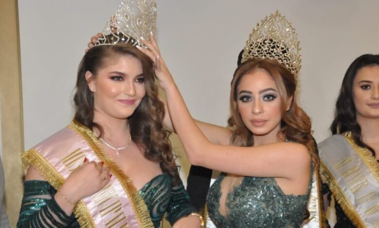 ملكة جمال البلديات نانسي جابر تسلم التاج لملكة ٢٠٢٠ ساشا رافع