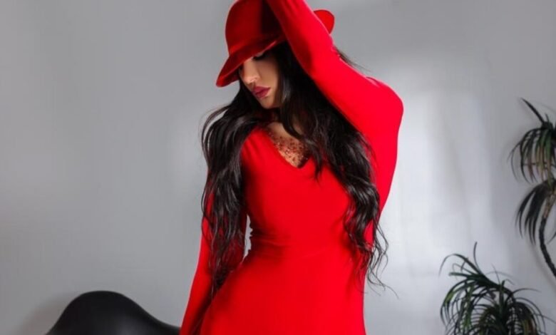 من هي ميرا؟ الفنانة متعددة المواهب التي تخطف الأضواء